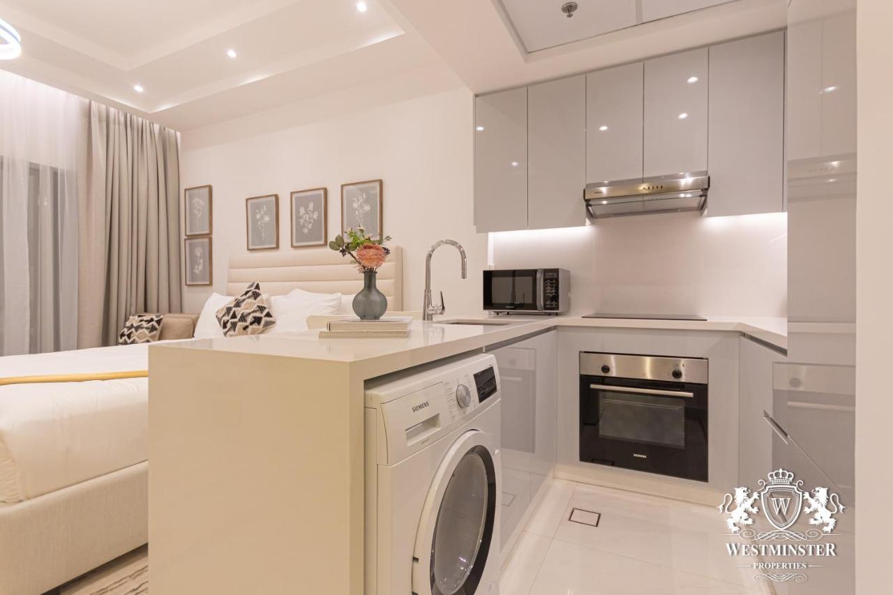 Appartamento Westminster Burj Al Nujoom Dubai Esterno foto